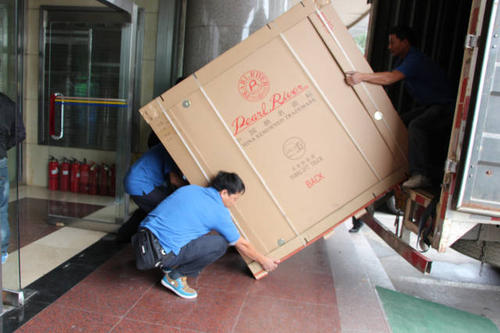 公主岭钢琴贵重工艺品无忧运